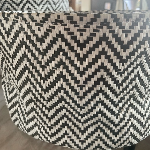 SET OF 3 SMALL BLACK AND WHITE STORAGE BASKETS - Picture 2 of 13